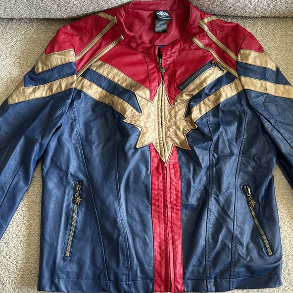 MARVEL CAPTAIN MARVEL BY HWR UNIVERSE faux leather - Picture 5 of 11